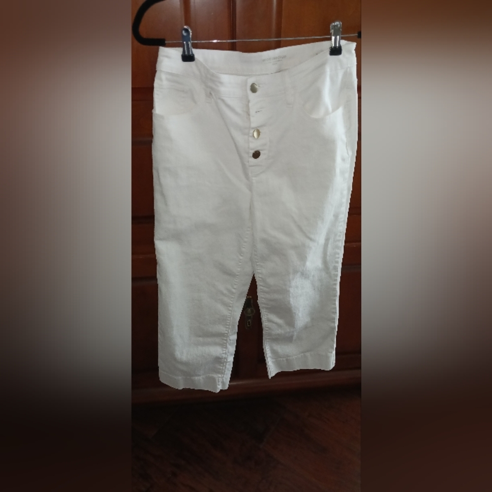 Chicos wide leg crop pants.